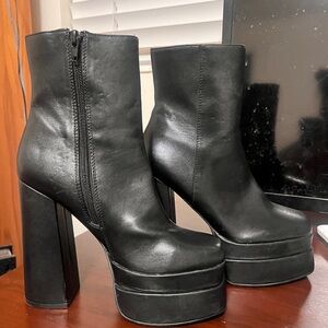Olivia Ferguson Platform Boots, Size 6